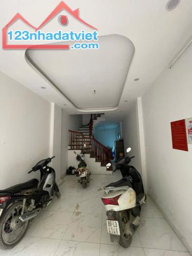 BÁC HẢO GỬI BÁN GẤP NHÀ PHỐ MIÊU NHA – NAM TỪ LIÊM, 50M2 5 TẦNG NHỈNH 7 TỶ, Ô TÔ ĐỖ CỬA –