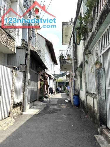 🌴Linh Xuân, Thủ Đức chỉ 40tr/mv. 🚗 Nhà nát tiện xây mới - 115mv, ngang 6,3m, Hẻm xe hơi. - 4