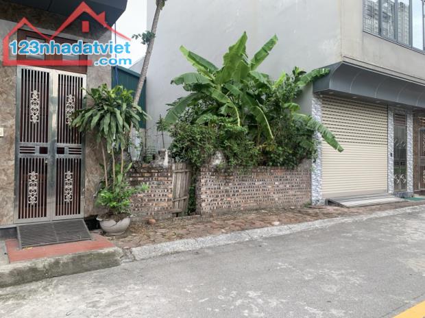 Bán 65,2m đất đấu giá Cự Khối mặt tiền 5,5m đường 13m trước nhà thoáng tầm nhìn - 3