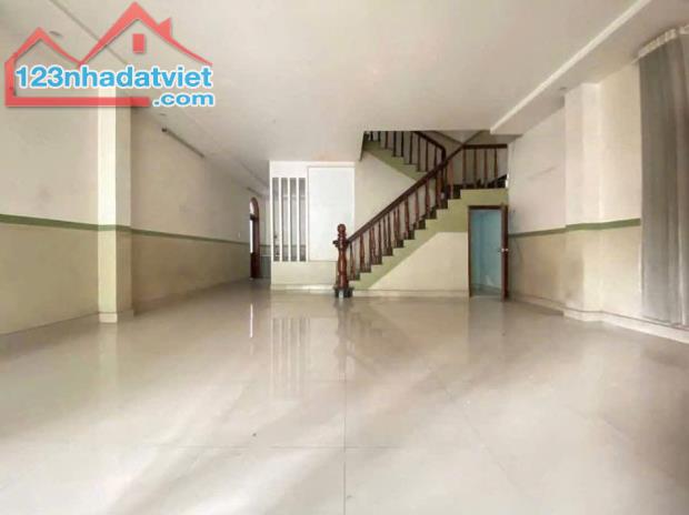 Cho Thuê Tòa Nhà 600m² Trung Tâm Thủ Dầu Một Bình Dương — 200 Triệu/Tháng Liên hệ: - 2
