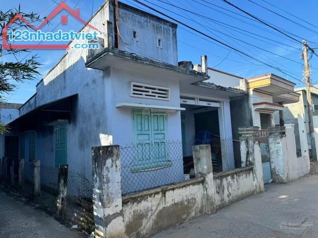 Bán nhà cấp 4 xưa, diện tích 95m2 tại vịnh Vĩnh Hy