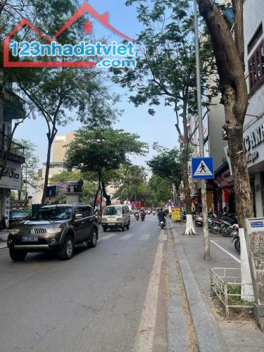 HÀNG HIẾM MẶT PHỐ  ĐỘI CẤN BA ĐÌNH - ÔTÔ TRÁNH -  VỈA HÈ RỘNG THÊNH THANG - KINH DOANH