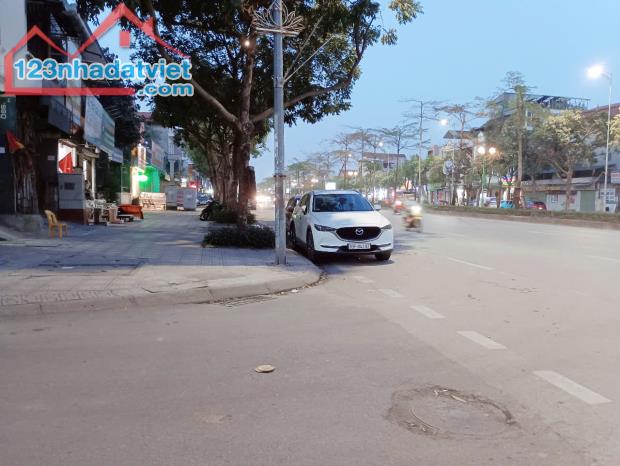 Bán nhanh rẻ 8 tỷ, nhà 4 tầng dân xây, mặt phố Ngô Gia tự, Long Biên - 1