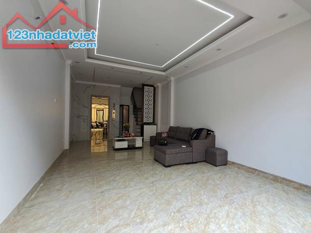 Bán nhà mới phố Huỳnh Thúc Kháng, Đống Đa, 35m2, 7T thang máy, 8.8 tỷ - 1