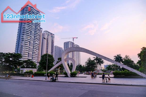Cực hiếm. Ngoại giao đoàn - xuân la 6 tầng x 35m, oto qua nhà, kinh doanh, gía 9.6 tỷ