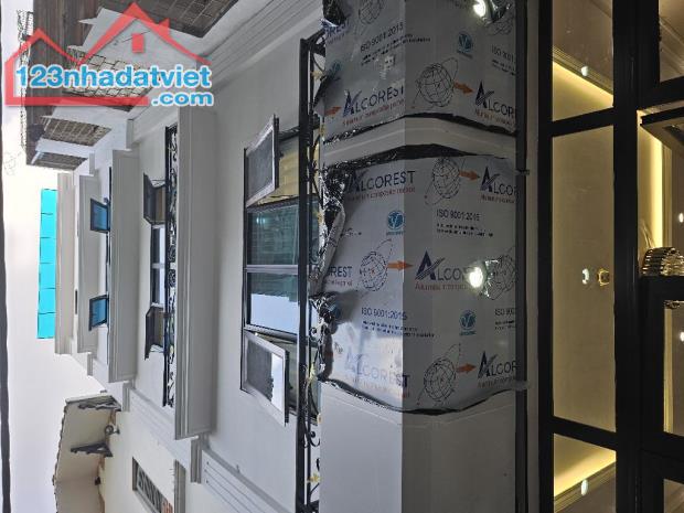 Nhà mới đẹp Nguyễn Đức Cảnh, thang máy nhập khẩu, ngõ ô tô 6 tầng 60m2 giá 13.5 tỷ