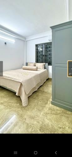 💥BÁN NHÀ PHỐ HOÀNG QUỐC VIỆT:👉 41 m2. 3 tầng 👉 Ô TÔ NGỦ TRONG NHÀ. 👉 2  MẶT NGÕ, Chỉ 1 - 1