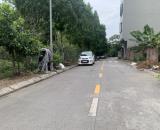Bán 65,2m đất đấu giá Cự Khối mặt tiền 5,5m đường 13m trước nhà thoáng tầm nhìn