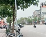 Bán nhanh rẻ 8 tỷ, nhà 4 tầng dân xây, mặt phố Ngô Gia tự, Long Biên