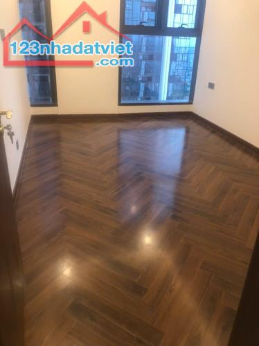 Bán Căn hộ 1.5 ngủ Diamond Crow tầng 24
