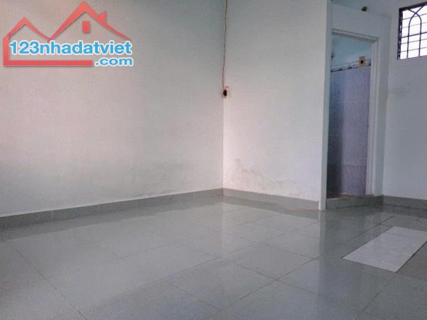 HIẾM - GẦN COOPMART NGÃ TƯ THỦ ĐỨC- TRƯỜNG HOA LƯ - HẺM XE HƠI - 46M2 - CHỈ 3.890 TỶ(TL) - 3