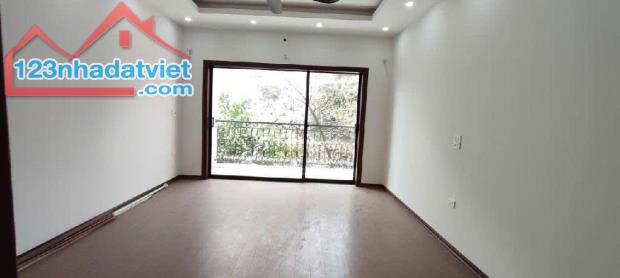ĐỪNG DO DỰ- NHÀ Đền Lừ 63m 6T Ô tô tránh, Vào nhà. 14 phòng kk  Thang máy. DOANH THU 785 - 3