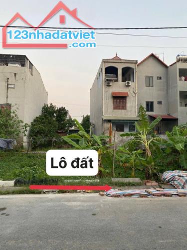 Bán gấp lô đất quy hoạch siêu Hiếm tại Trung Tâm Thị Trấn Vĩnh Tường, DT96m mt6m 2,9 tỷ.