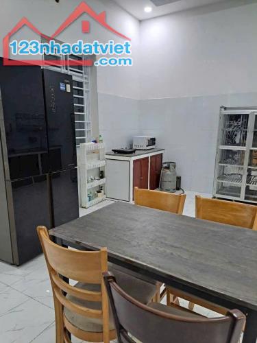 Cho thuê nhà có đầy đủ nội thất khu đô thị Hưng Phú - 1