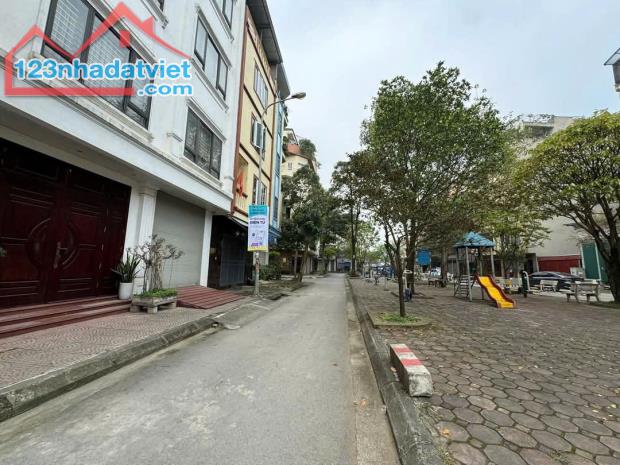Nhà MẶT PHỐ KIM ĐỒNG  nguyên bản. KINH DOANH 56m 5T - Chỉ 17.51 Tỷ