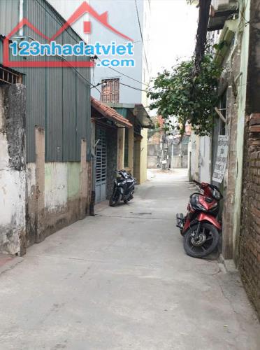 KHÓ TÌM. 15M RA PHỐ, HÀNG XÓM VINHOMES RIVERSIDE, Ô TÔ VÀO SỔ A4. BÁN ĐẤT LONG BIÊN HÀ NỘI