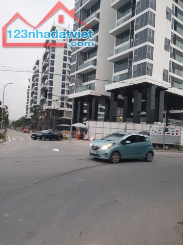 KHÓ TÌM. 15M RA PHỐ, HÀNG XÓM VINHOMES RIVERSIDE, Ô TÔ VÀO SỔ A4. BÁN ĐẤT LONG BIÊN HÀ NỘI - 2