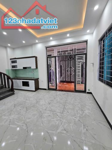 BÁN NHÀ ĐỊNH CÔNG 5 TẦNG 4 NGỦ 6.3 TỶ - 1