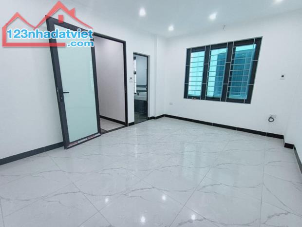 BÁN NHÀ ĐỊNH CÔNG 5 TẦNG 4 NGỦ 6.3 TỶ - 2