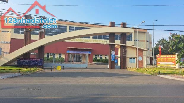 BÁN NHÀ CẤP 4 - PHƯỜNG ĐÔNG HÒA - ĐƯỜNG TRẦN HƯNG ĐẠO - TP DĨ AN - 168M2 - GIÁ 3.9 TỶ. - 3