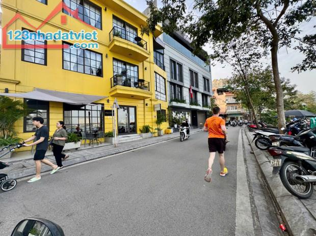 Bán đất LÔ GÓC – ngõ thông hồ Trích Sài – Võng Thị, Tây Hồ. Diện tích 103m2. Giá 29.89 tỷ.