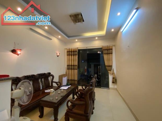 BÁN NHÀ NGUYỄN LƯƠNG BẰNG -ĐỐNG ĐA - 68 M2-5 T - 12,8 TỶ KINH DOANH Ô TÔ ĐỖ CỬA