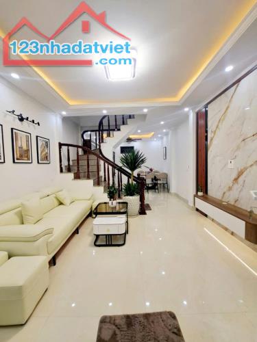 Bán Nhà Đẹp Kim Giang - HM , Dt 34m x4T, Giá nhỉnh 6 tỷ , oto gần