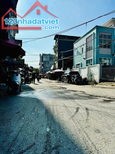 Bán đất phố Đức Diễn, Từ Liêm DT69m, ngõ to như phố, 4 ô tô tránh, kinh doanh, gần hồ.