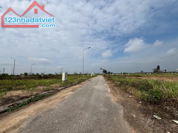 Bán đất TĐC Tràng Cát view công viên, trường học dt 40m2 giá chỉ 44tr/m2. - 1