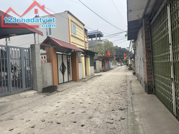 🔥🔥ĐƯỜNG THÔNG OTO ĐỖ - CÁCH TRỤC CHÍNH KINH DOANH 20M- ĐẤT VUÔNG VẮN- CÁCH KCN 300HA 500 - 2