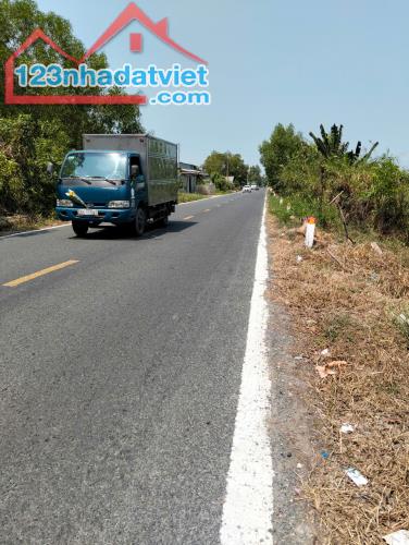Bán miếng đất Mặt tiền tỉnh lộ 856. Cách chợ Mỹ Phú Tp. Cao Lãnh 8-9km.