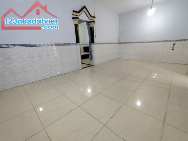 Bán nhà MT đường Tô Ngọc Vân, giá siêu hời , nhà mới đẹp, dt 90m vuông - 3