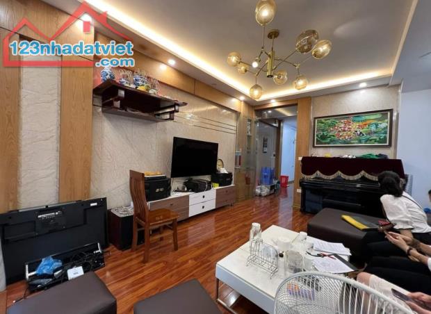 BÁN NHÀ MẶT PHỐ LẠC LONG QUÂN KD 5 TẦNG 27 TỶ 5 - 4