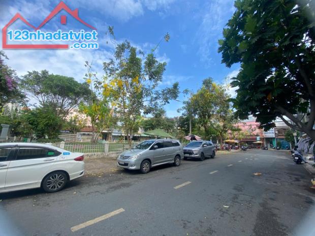 Bán nhà đường Bà Hom, P13, quận 6, 6.8x19m, 16 tỷ, gần công viên - 2