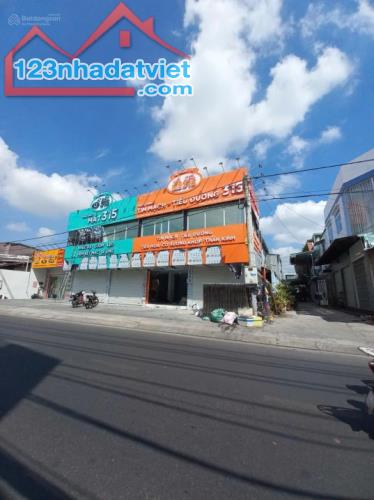 Bán nhà góc 3 mặt tiền Nguyễn Văn Quá Q12. Diện tích 19x35 Sổ công nhận 675m2 HĐT 120tr/1 - 3
