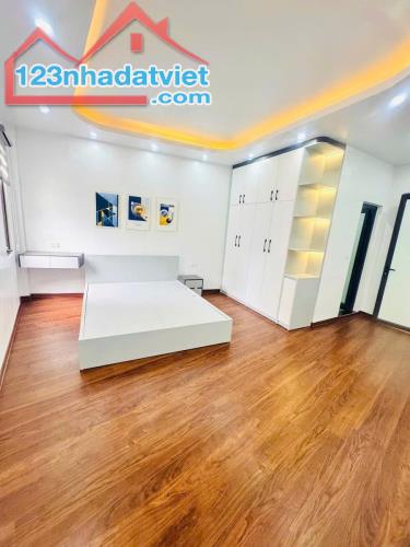 BÁN NHÀ GẦN CÔNG VIÊN NƯỚC HỒ TÂY - MẶT NGÕ THÔNG - GẦN Ô TÔ . DT 35M*6TẦNG - GIÁ 7.5TỶ . - 3