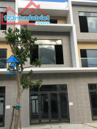 BÁN NHÀ PHỐ GẦN TRUNG TÂM HÀNH CHÍNH BÀ RỊA B1511