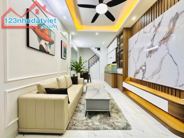 Bán nhà Trường Chinh  nhà đẹp dân xây full nội thất ở luôn 2 thoáng 29m giá 6.2 tỷ .