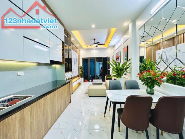 Bán nhà Trường Chinh  nhà đẹp dân xây full nội thất ở luôn 2 thoáng 29m giá 6.2 tỷ . - 1