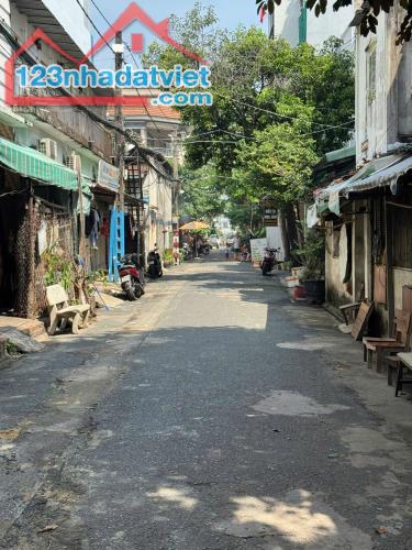 **Bán nhà phường 7, HXH Cách Mạng Tháng 8** Tân Bình; căn góc - 8,8 tỷ - 3