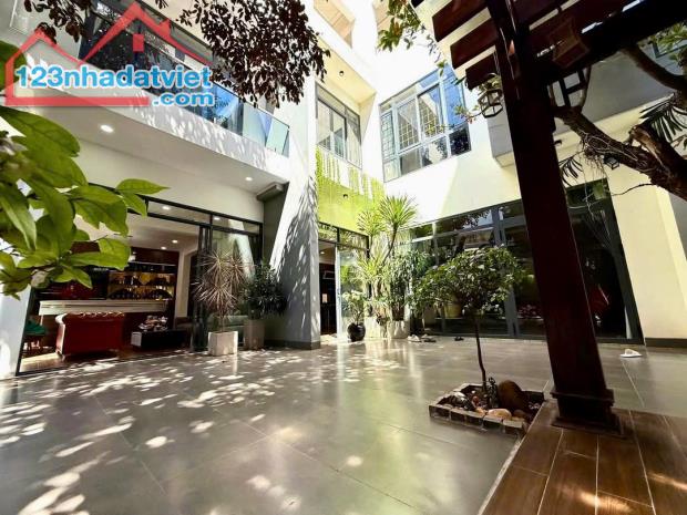 Toà nhà 3 tầng VIP ngay Trung tâm BMT (hơn 1.000m2) mặt tiền Hùng Vương