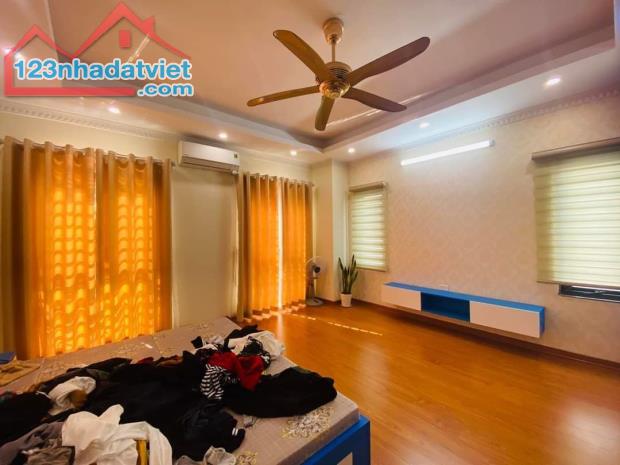 BáN NHà TrẦN PHú,cạnh Gamuda HOàng MAI. Diện tích: 31.6m Mặt tiền: 4.5m xây 5 tầng 5m đoto - 1