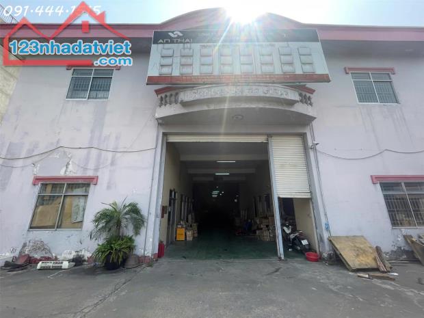 Cho thuê gấp kho: Dt: 1500m2  Mặt tiền đường Nguyễn Du, P. Bình Hòa, Thuận An, Bình Dương.