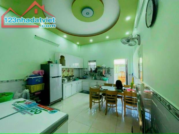 Bán nhà đẹp rẻ Bình Tân, đường Kinh Dương Vương, 52m2, 1 lầu, chỉ hơn 3 tỷ xíu