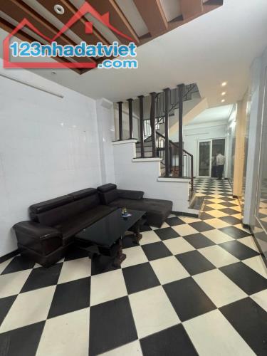 Hoàng văn thụ-hoàng mai :50m2, mặt tiền 4m - 2