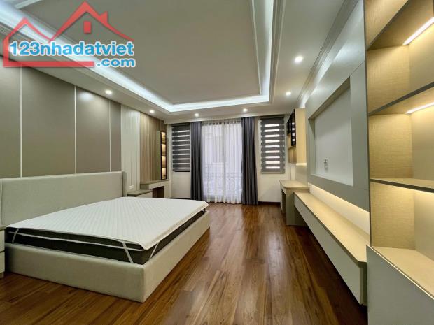 BÁN NHÀ PHÂN LÔ HOÀNG CẦU ĐỐNG ĐA 40m 7T Mt 5m GIÁ 15 TỶ THANG MÁY Ô TÔ KINH DOANH. - 2