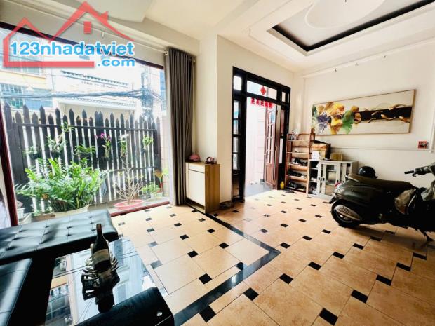 Bán Nhà HXH Trần Hưng Đạo Cầu Kho Quận 1 Giá 36 Tỷ