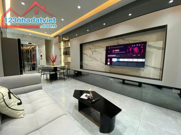Nhỉnh 8 tỷ Cầu Am ô tô vào nhà, thang máy, cách 1 nhà ra phố 5 tầng 33m2 mới tinh full đồ - 3