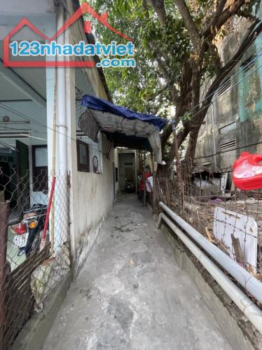 # Nhà Kiệt Ô tô Nguyễn Hữu Thọ, gần Sân Bay, 194m2, Ngang 9.2m, 10.5 tỷ - 1