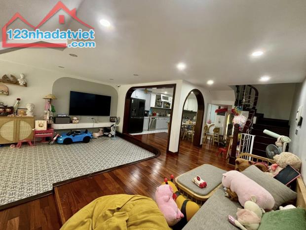 APARTMENT 7 TẦNG THANG MÁY - LÔ GÓC 2 MẶT NGÕ, MẶT TIỀN CỬA SỔ VÒNG QUANH CỰC THOÁNG SÁNG